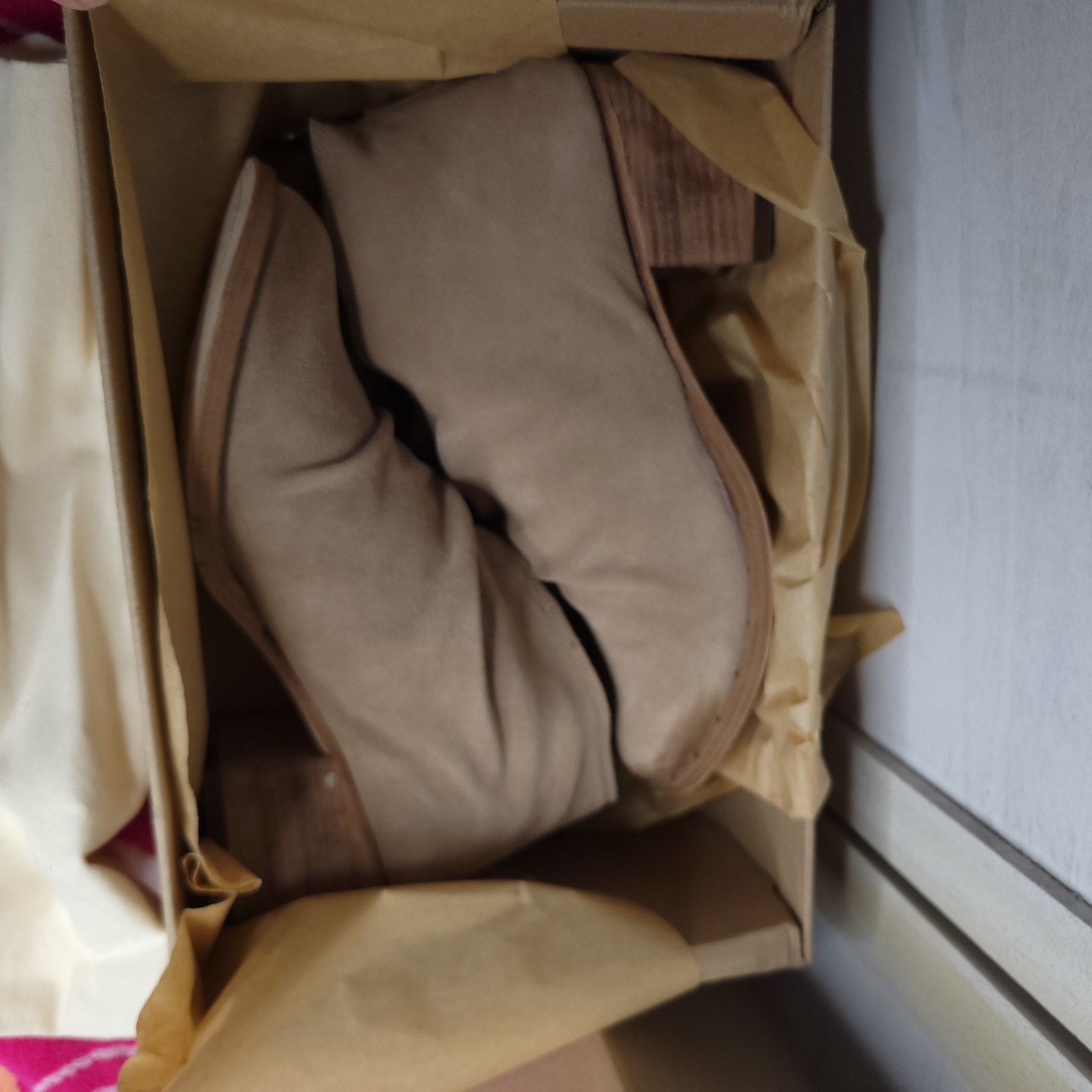 New Beek Suede Eaglet Beige Tan Heeled Booties Shoes Womens Size 9 Brown